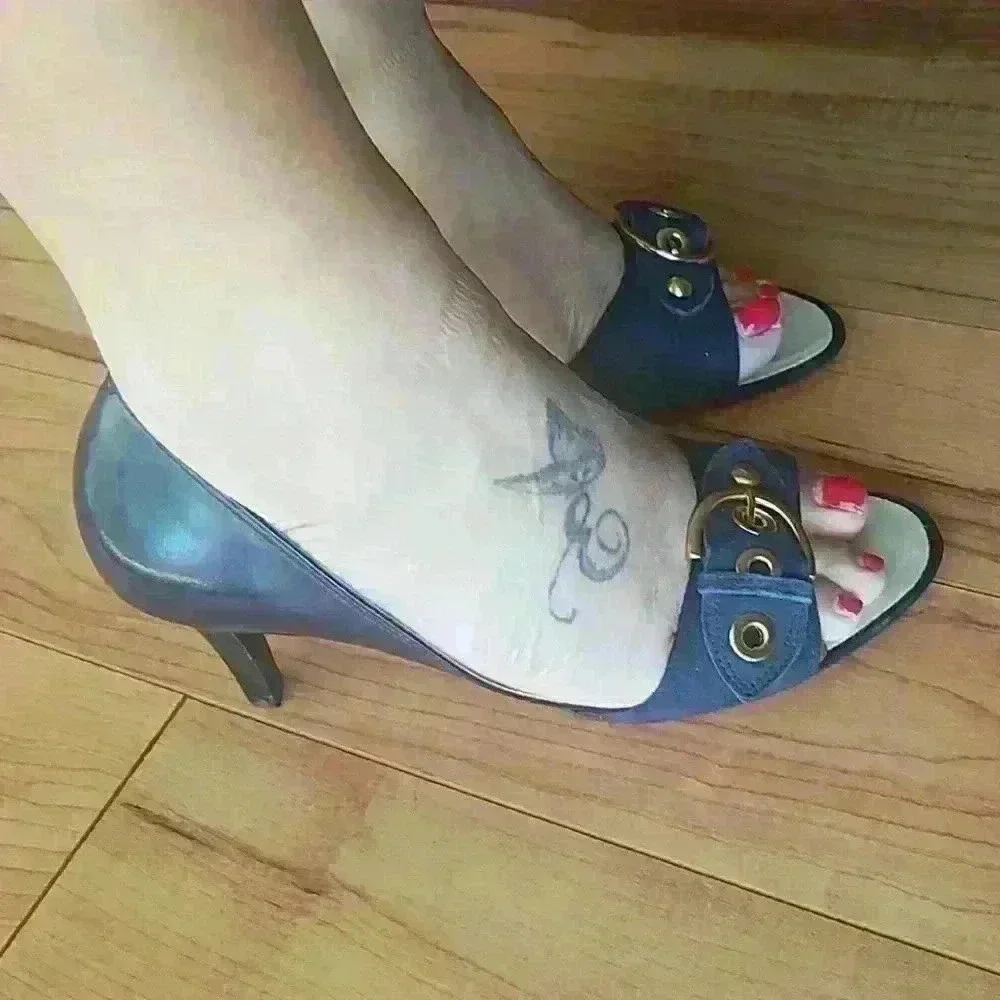 Talbots Teal Buckle Heels - Picture 3 of 4